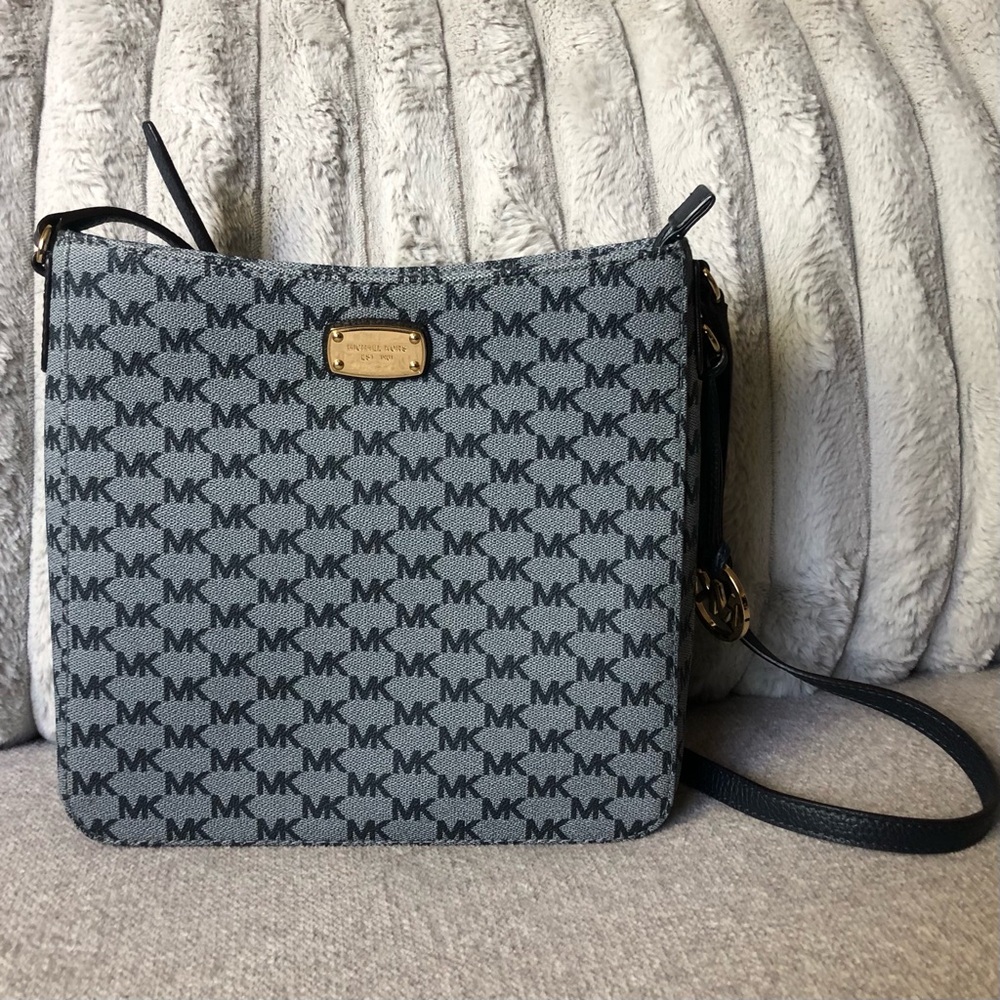 New Michael Kors Gray/Navy Small Logo Crossbody Bag